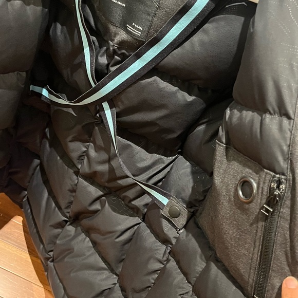 TNA Haven parka xsmall, zipper and magnectic closures, good for temp to -30 - Picture 4 of 6